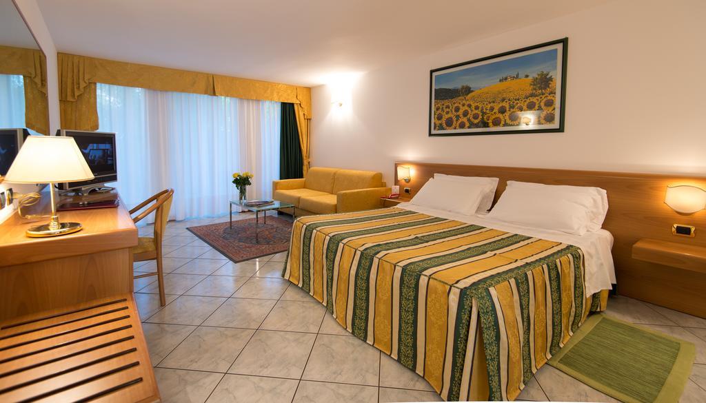 Hotel Capri Bardolino 3S Habitación foto